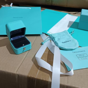 A better tiffany ring box