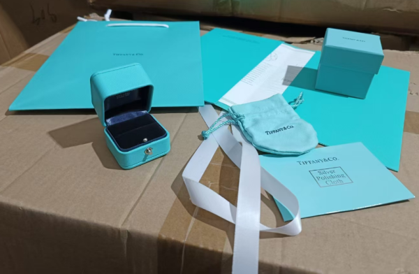 A better tiffany ring box