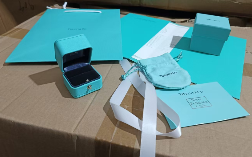 A better tiffany ring box